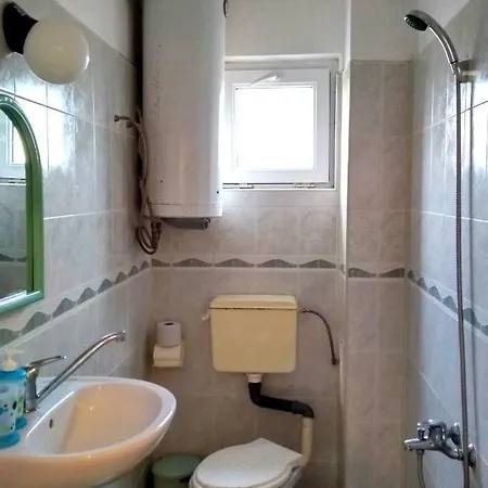 Lovely דירה צ'רנומורץ